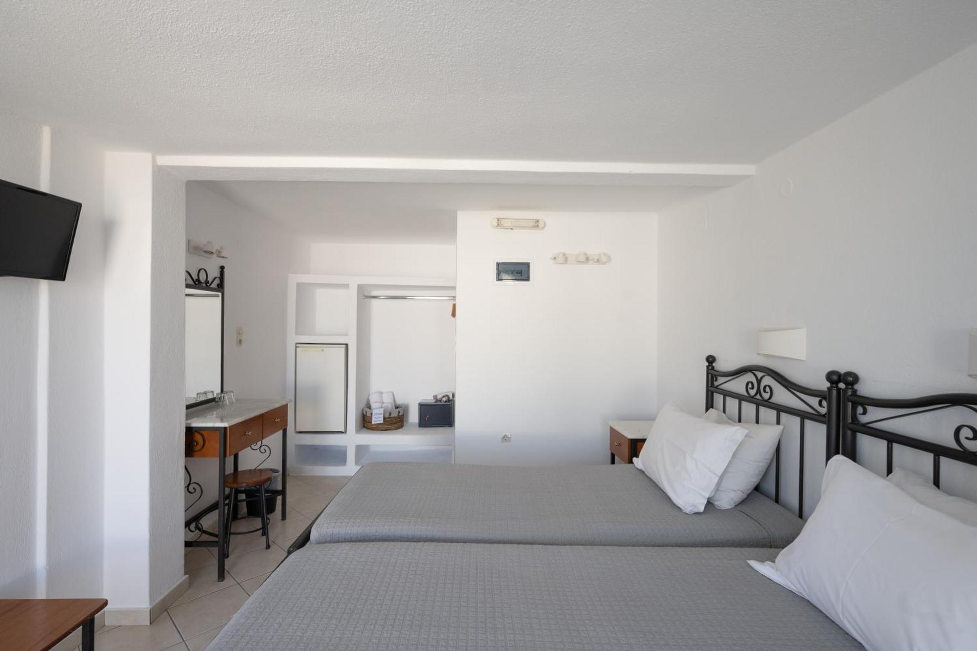 Anixi Hotel Ornos  Esterno foto